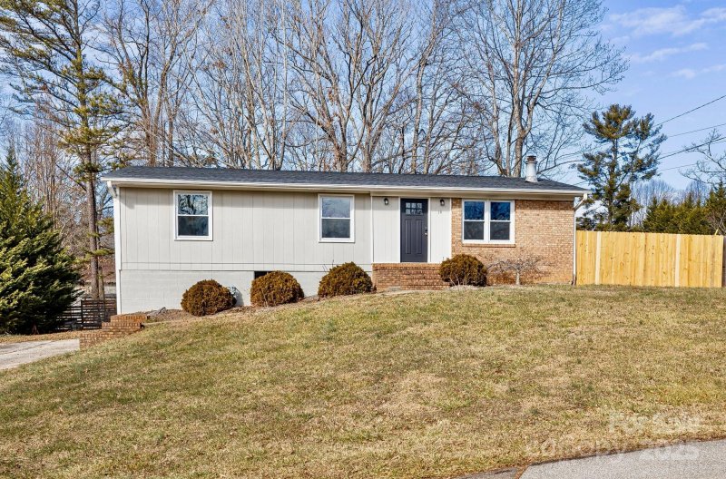 Property image 2 at 16 Lilac Lane, Fletcher, NC 28732