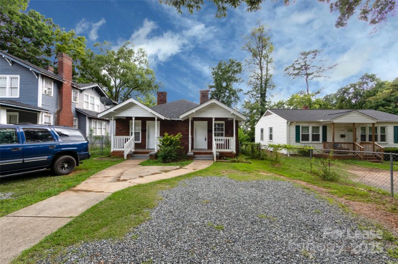 Property image 3 at 307 Plymouth Avenue, Charlotte, NC 28206