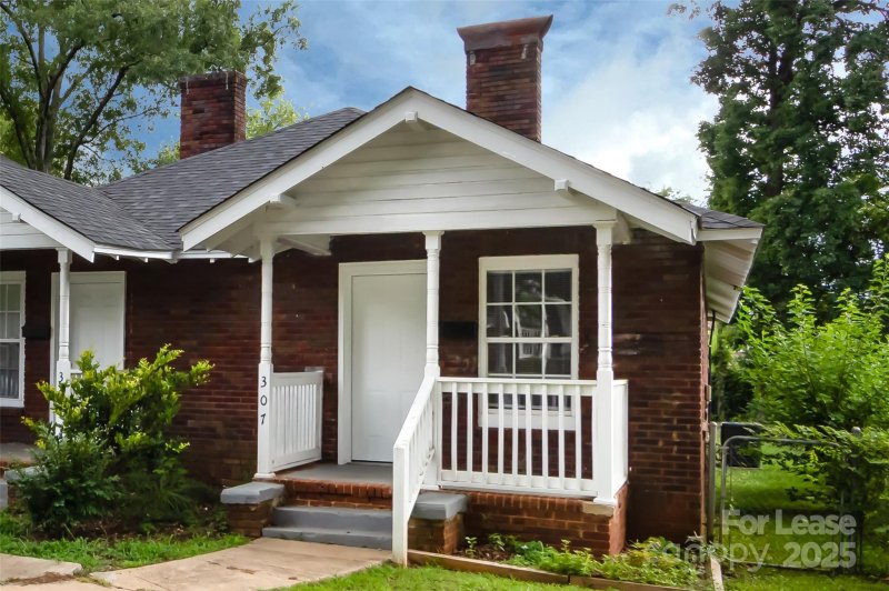 Property image 4 at 307 Plymouth Avenue, Charlotte, NC 28206