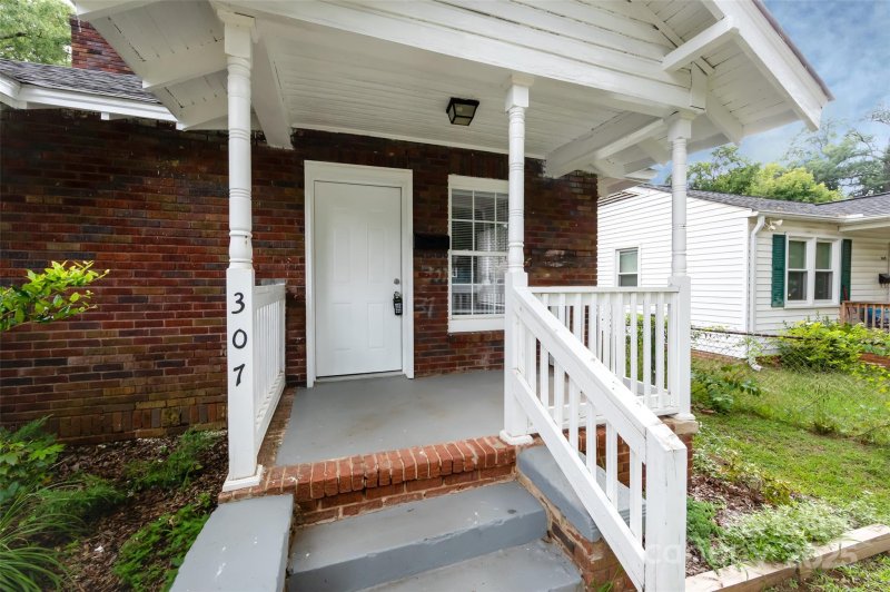 Property image 5 at 307 Plymouth Avenue, Charlotte, NC 28206