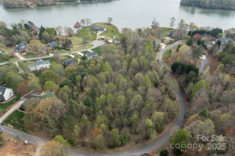 Property image 3 of 5775 Crown Terrace in Diamond Point Estates, Hickory, NC 28601