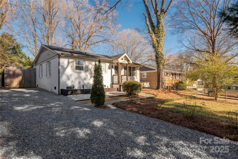 Property image 3 at 2025 Purser Drive, Charlotte, NC 28215
