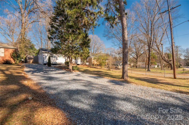 Property image 5 at 2025 Purser Drive, Charlotte, NC 28215