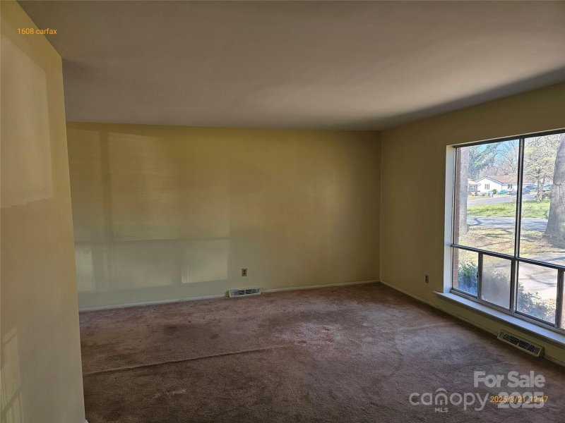Property image 3 at 1608 Carfax Drive, Charlotte, NC 28216