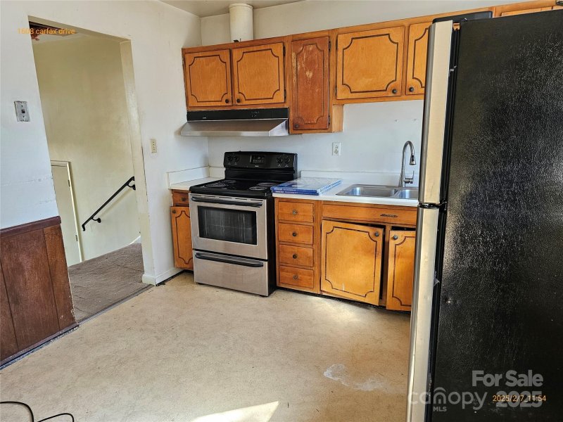 Property image 4 at 1608 Carfax Drive, Charlotte, NC 28216