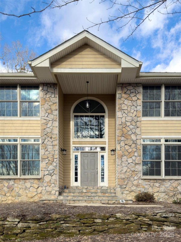 Property image 3 at 101 Pinnacle Peak Lane, Flat Rock, NC 28731