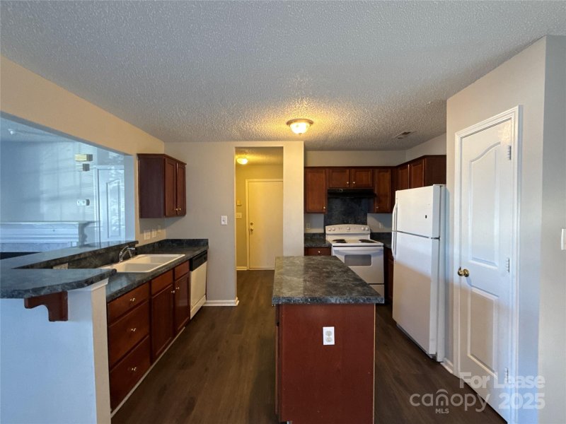 Property image 5 at 1601 Elk Creek Court, Charlotte, NC 28214