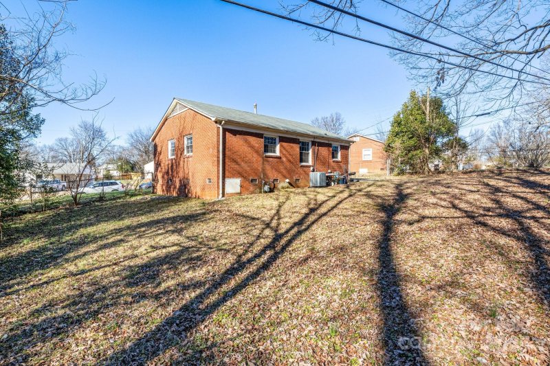 Property image 4 at 2919 Bellaire Drive, Charlotte, NC 28216