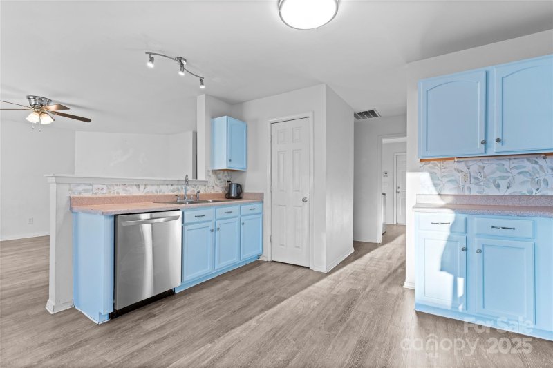 Property image 3 at 9321 Bayview Parkway, Charlotte, NC 28216