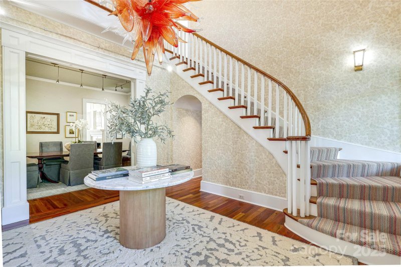 Property image 3 of 1333 Carlton Avenue in Dilworth, Charlotte, NC 28203
