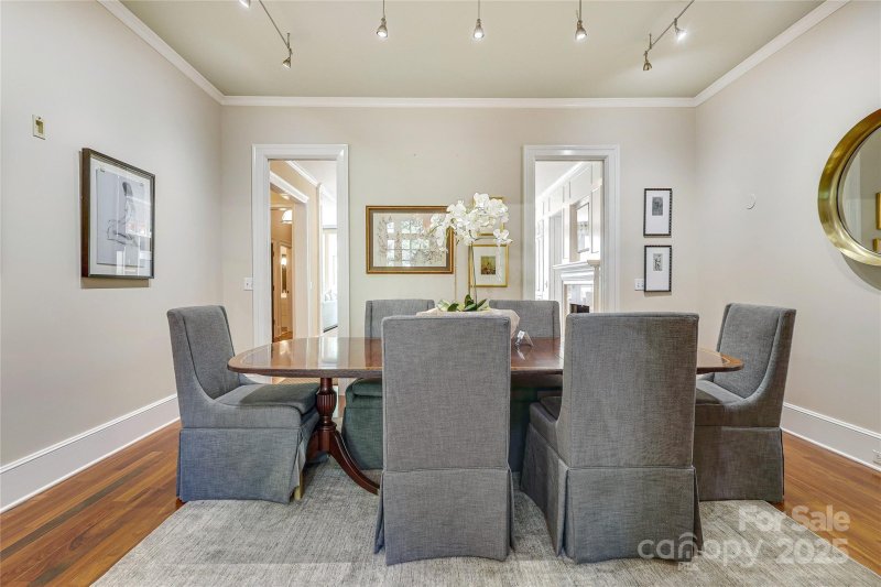 Property image 5 of 1333 Carlton Avenue in Dilworth, Charlotte, NC 28203