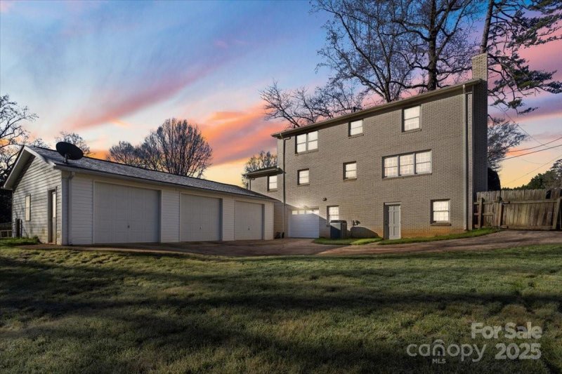 Property image 2 at 2102 Monticello Drive, Gastonia, NC 28056