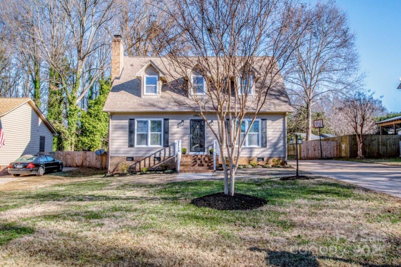 Property image 2 at 19602 Shevington Drive, Cornelius, NC 28031