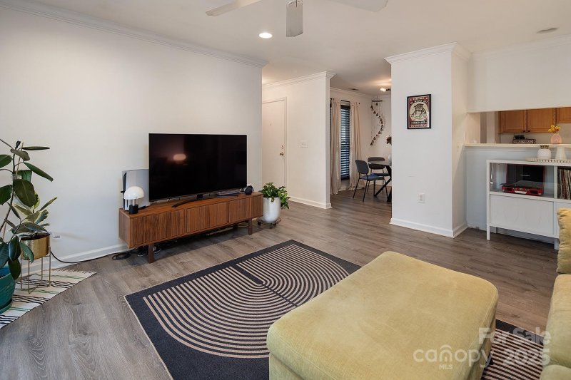 Property image 5 at 4930 Sardis Road, Charlotte, NC 28270