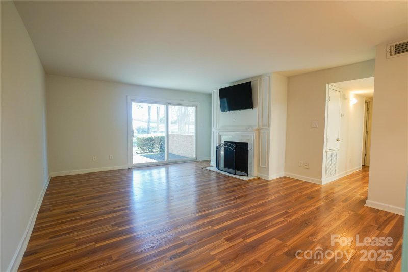 Property image 3 at 8305 Meadow Lakes Drive, Charlotte, NC 28210