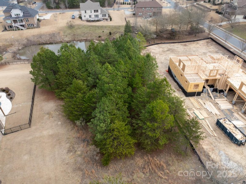 Montreux, Charlotte Community