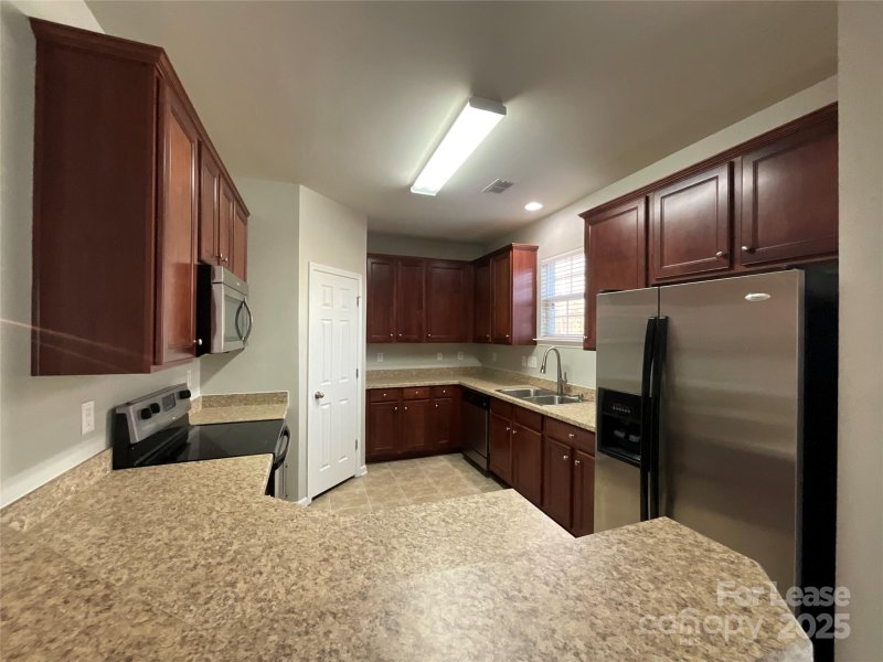 Property image 5 at 5016 Abercromby Street, Charlotte, NC 28213