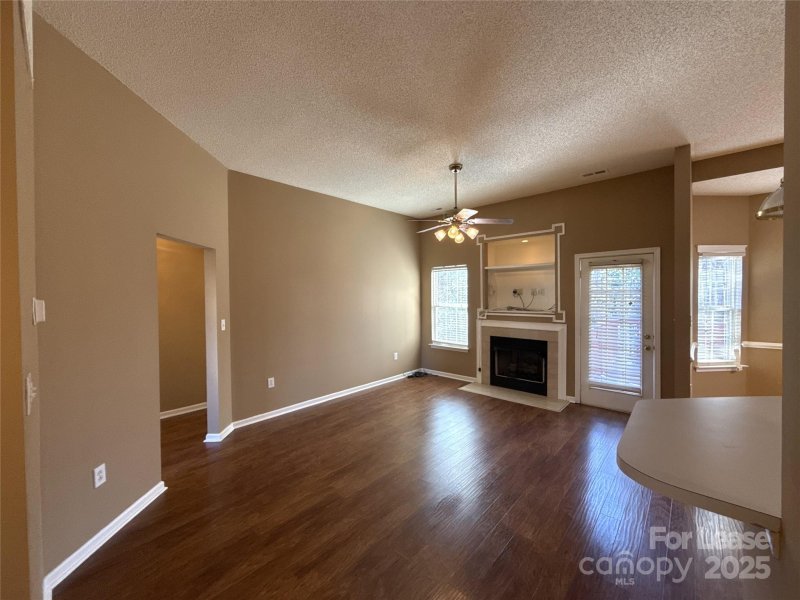 Property image 2 at 2004 Conifer Circle, Charlotte, NC 28213