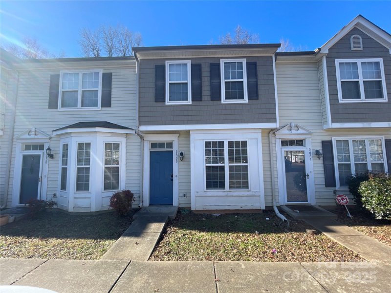 Property image 2 at 5663 Seths Drive, Charlotte, NC 28269