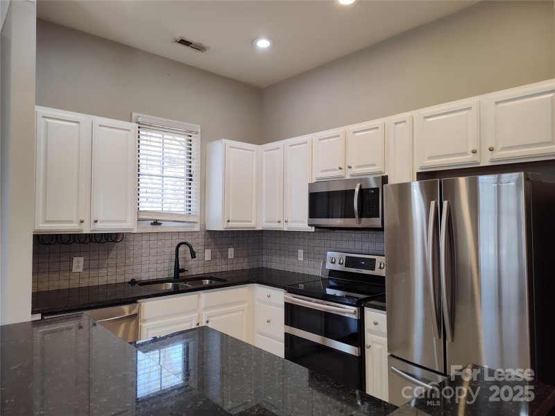 Property image 4 at 725 Garden District Drive, Charlotte, NC 28202