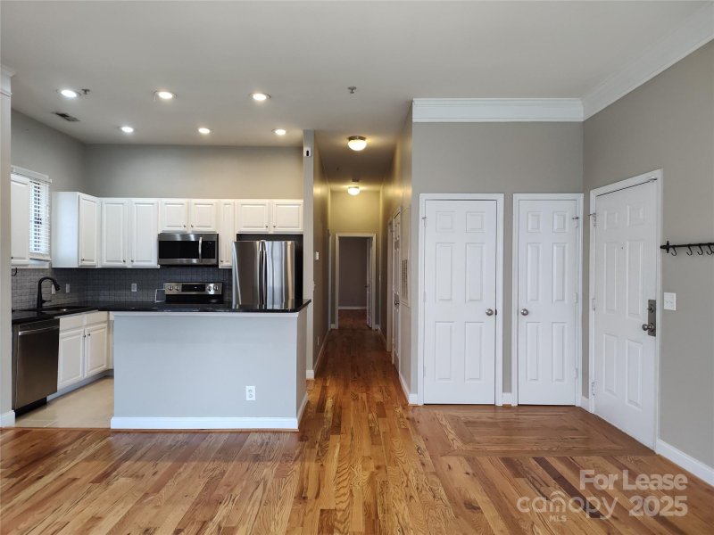 Property image 5 at 725 Garden District Drive, Charlotte, NC 28202