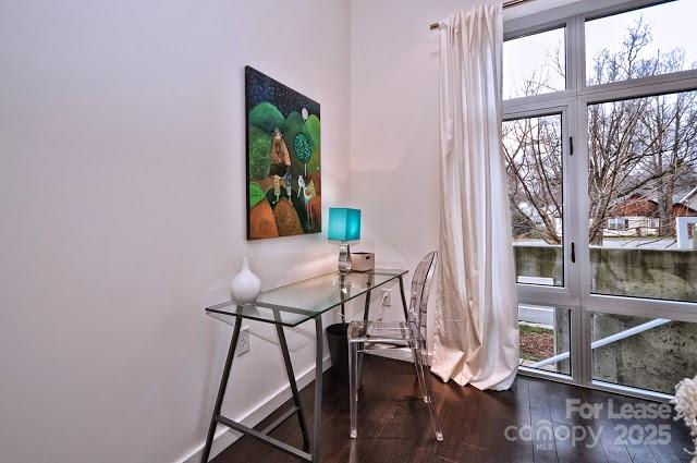 Property image 4 at 318 Viburnum Way Court, Charlotte, NC 28208