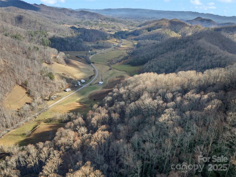 Property image 3 of 534 Kendal Drive in Whisper Mountain, Leicester, NC 28748