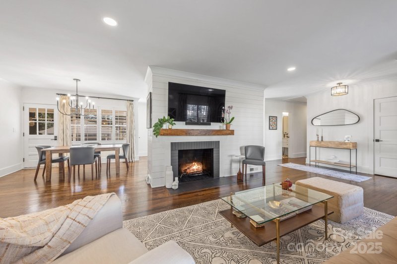 Property image 5 at 1244 Heather Lane, Charlotte, NC 28209