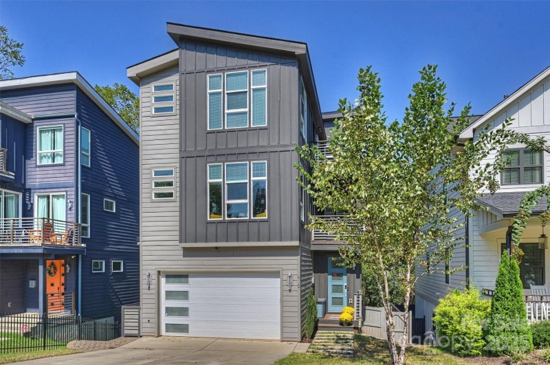 Property image 2 at 416 Wesley Heights Way, Charlotte, NC 28208