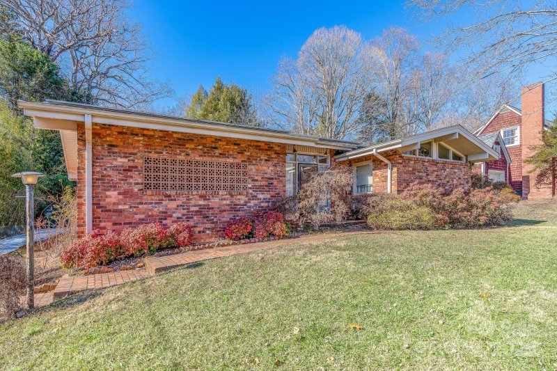 Property image 3 at 34 Bear Creek Road, Asheville, NC 28806