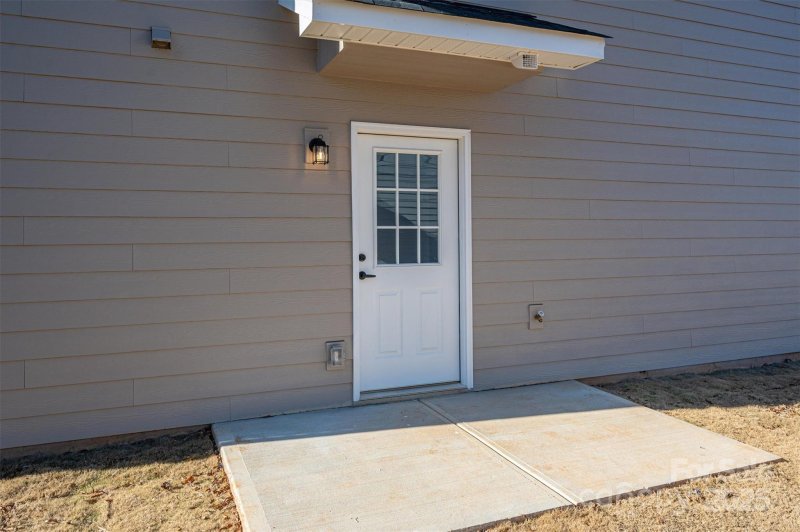 Property image 2 at 1320 1322 Main Avenue, Hickory, NC 28602