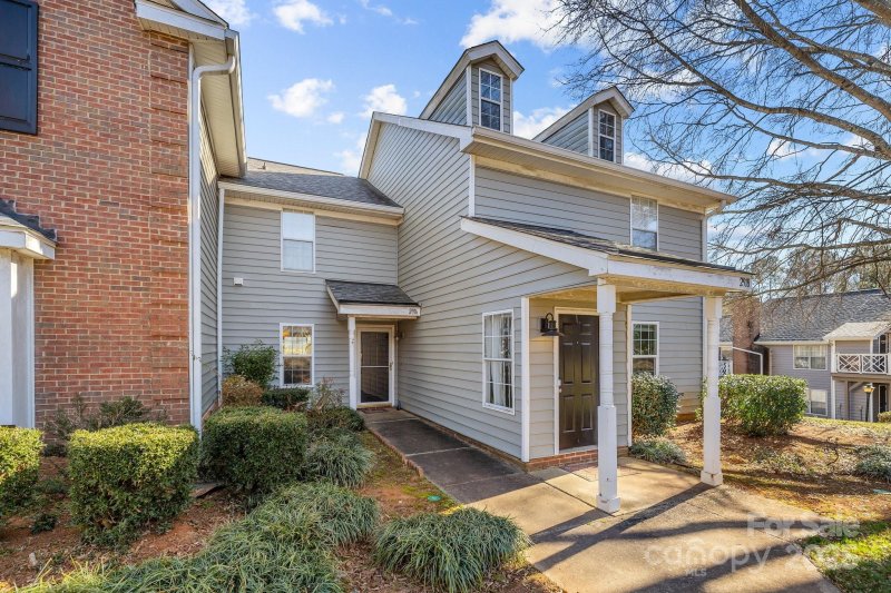 Property image 2 at 2916 Iron Gate Lane, Charlotte, NC 28212