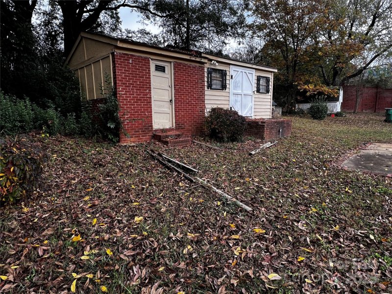 Property image 3 at 1810 Trentwood Place, Charlotte, NC 28216