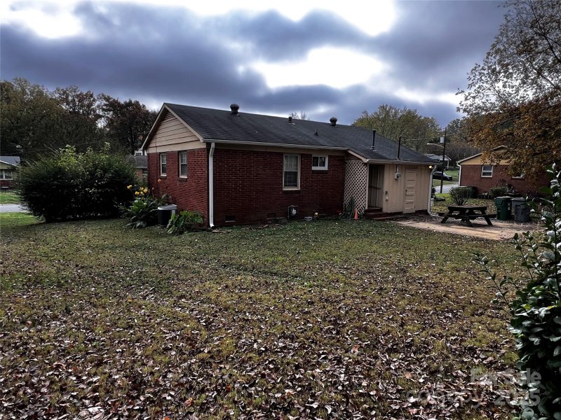 Property image 5 at 1810 Trentwood Place, Charlotte, NC 28216