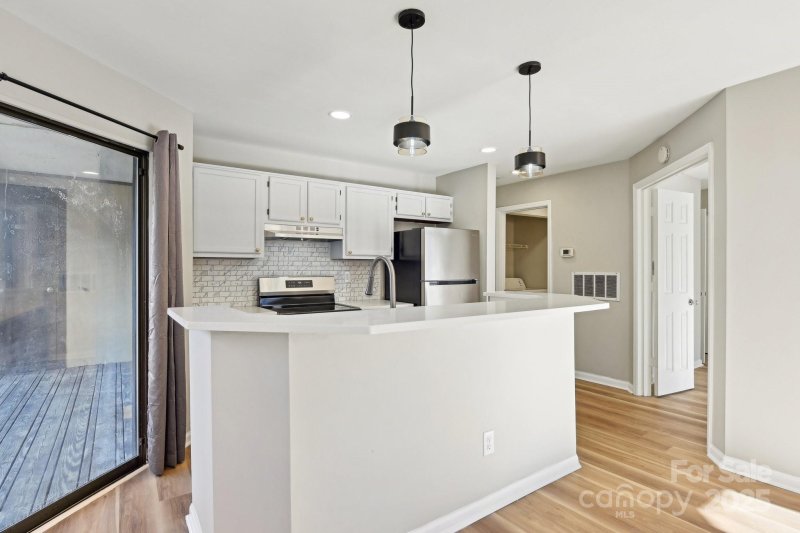 Property image 5 at 8103 Cedar Glen Drive, Charlotte, NC 28212