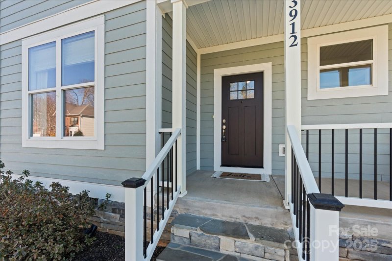 Property image 3 at 3912 13th Street, Hickory, NC 28601