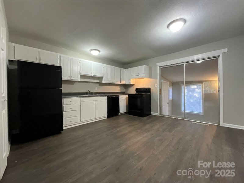 Property image 4 at 4608 Highlake Drive, Charlotte, NC 28215