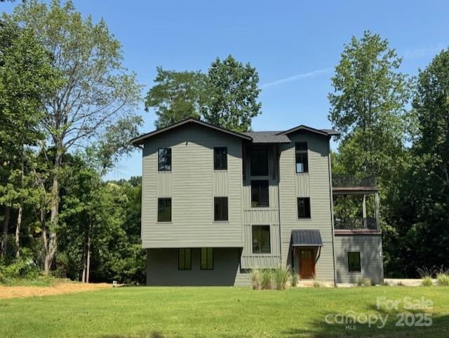 Commodore Peninsula, Mooresville Community