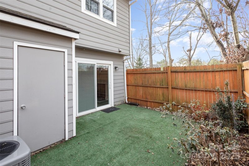 Property image 5 at 6130 Heath Ridge Court, Charlotte, NC 28210