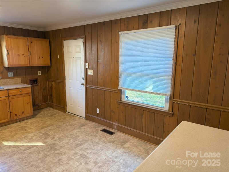 Property image 3 at 3601 Crestridge Drive, Charlotte, NC 28217