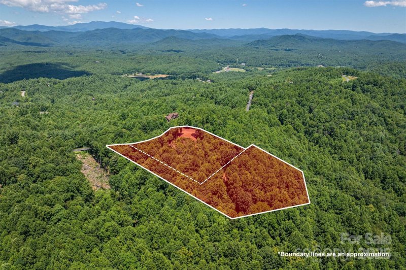 Property image 2 at 204De Johns Ridge Parkway, Lenoir, NC 28645