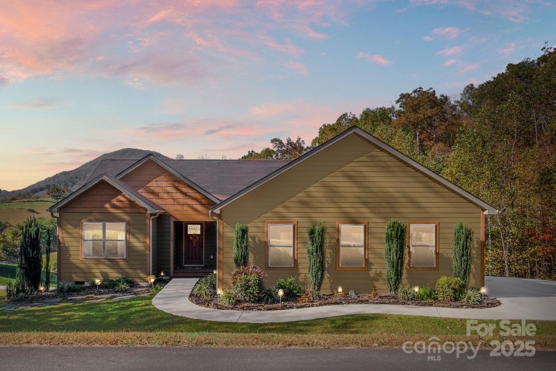 Property image 2 at 137 Oak Mountain Drive, Leicester, NC 28748