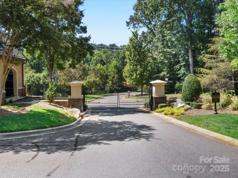 Property image 3 at 3001 Lake Pointe Drive, Belmont, NC 28012