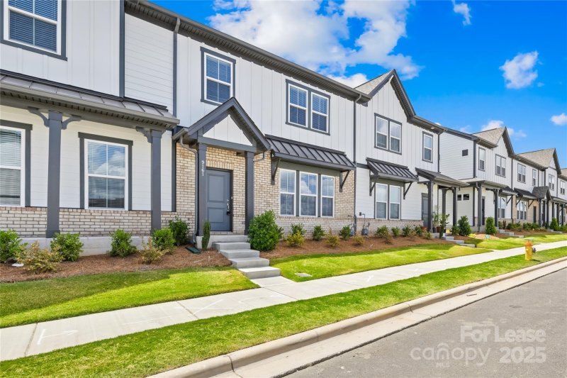 Property image 2 at 9161 Harwen Lane, Charlotte, NC 28215