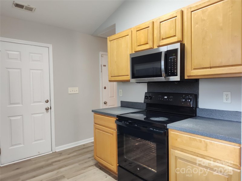 Property image 4 at 5010 Elizabeth Road, Charlotte, NC 28269