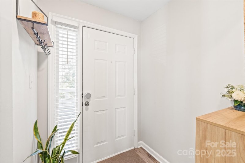 Property image 5 at 2715 Selwyn Avenue, Charlotte, NC 28209