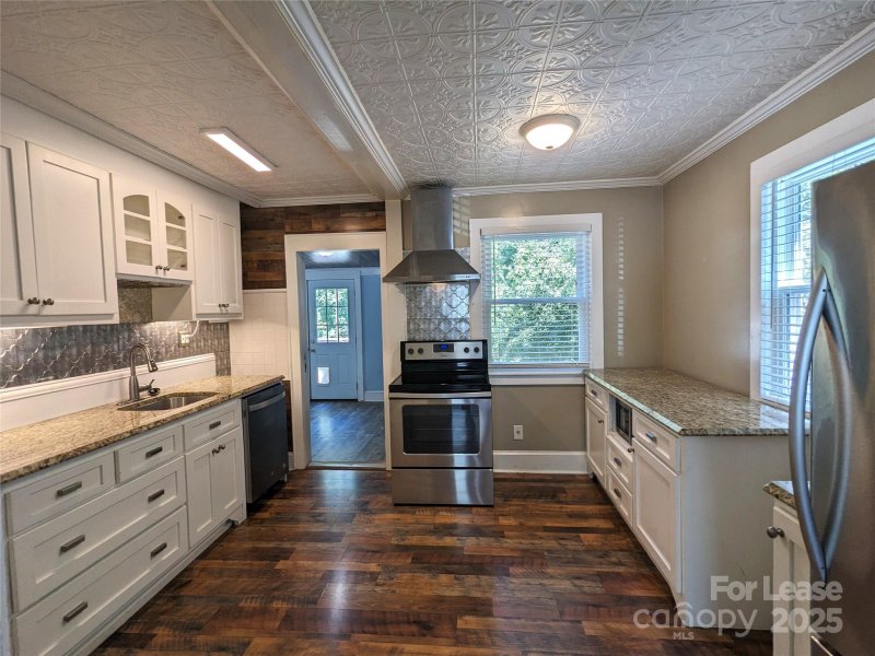 Property image 2 at 3417 Draper Avenue, Charlotte, NC 28205