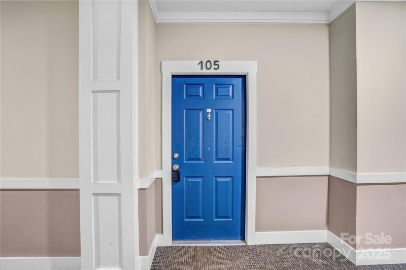 Property image 5 at 1000 E Woodlawn Road, Charlotte, NC 28209