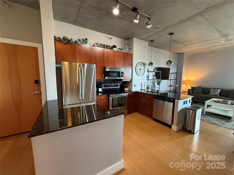 Property image 3 at 505 E 6th Street, Charlotte, NC 28202