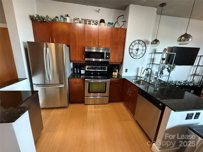 Property image 4 at 505 E 6th Street, Charlotte, NC 28202